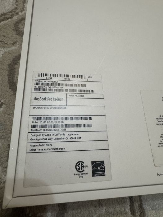 Продам Macbook Pro 13 256 Gb, 8 Gb RAM