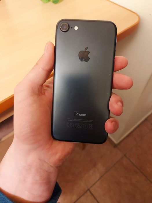 IPhone 7 ca și noua baterie 96%      .și căștile IPhone noi