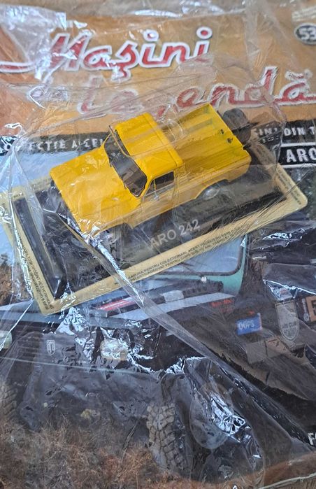 Aro 242 DeAgostini 1:43