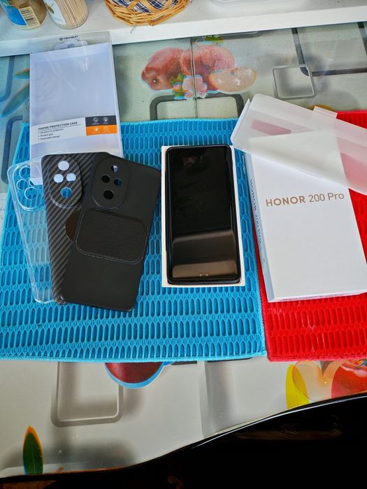 Honor 200 PRO  5 G cu 12 GB și 512 GB memorie