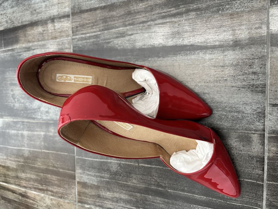 Лачени кожени обувки на Buffalo London