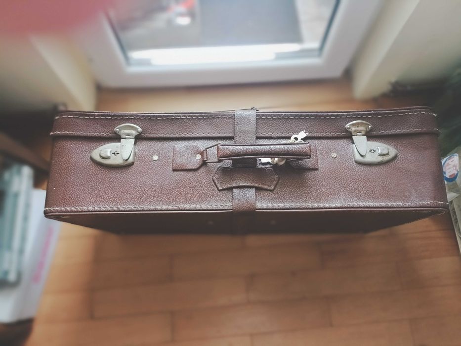 Geamantan valiza retro pt foto copii