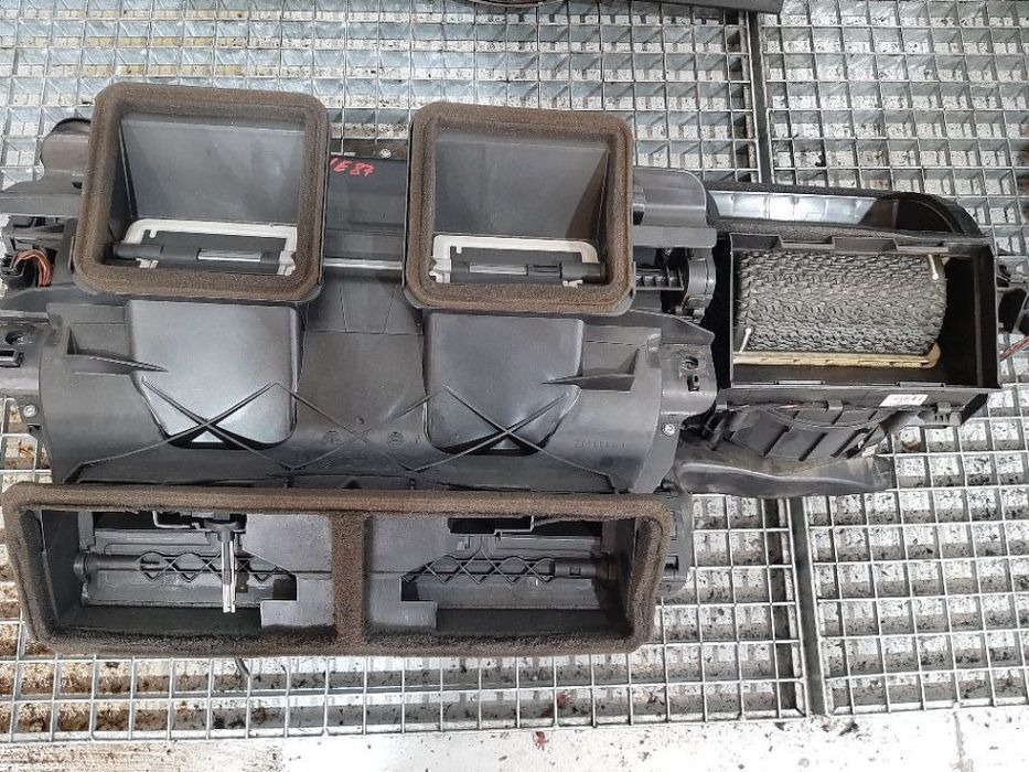 Tulumba aer bord clima bmw seria 1 e81 e87 9197710