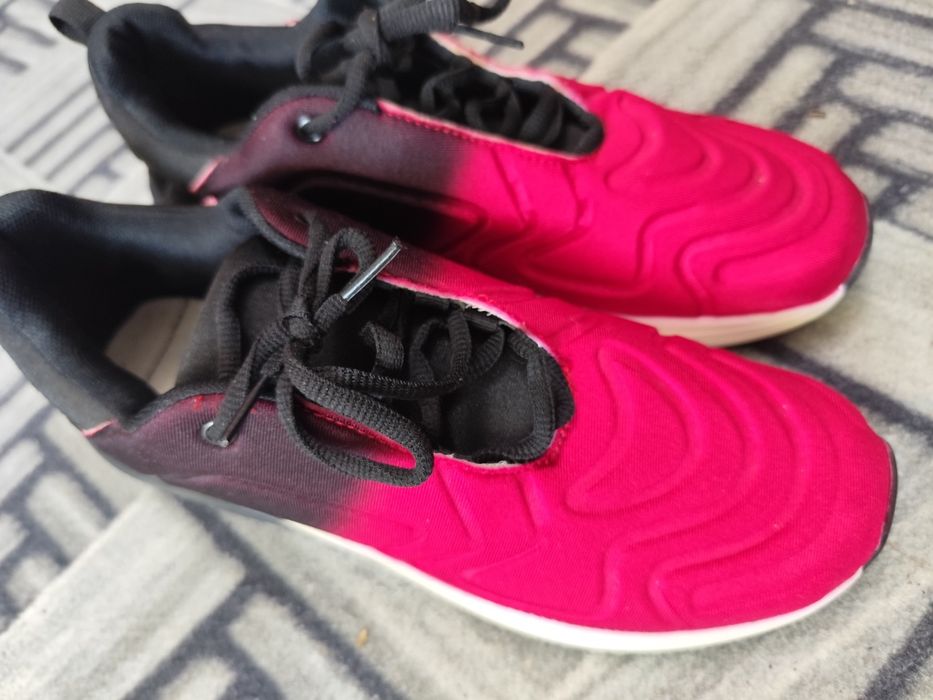 Adidași noi de vânzare