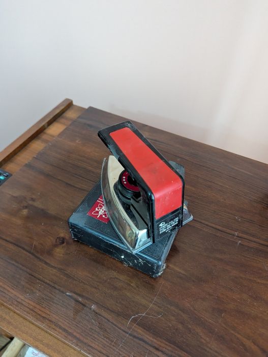 Fier de calcat vechi