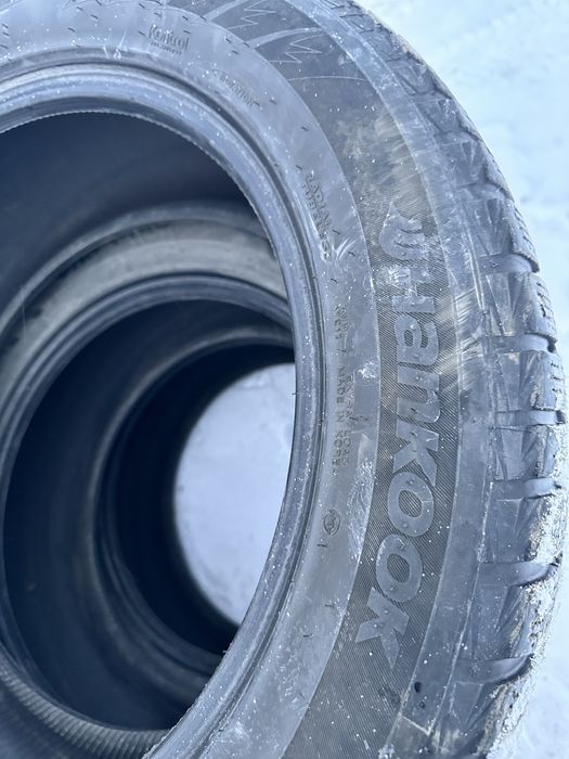 Продам комплект зимних шин