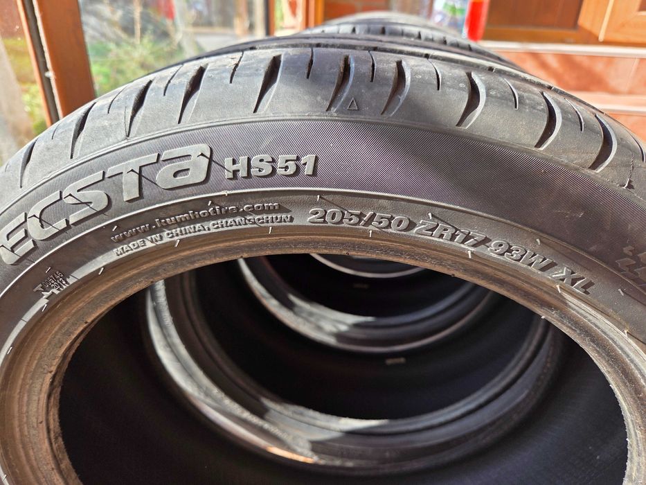 4 Гуми KUMHO HS51 XL 205/50 R17 93W
