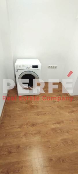 Дава се под наем Тристаен апартамент в Бургас, Център - 90 кв.м за 382.5 € - Снимка #2