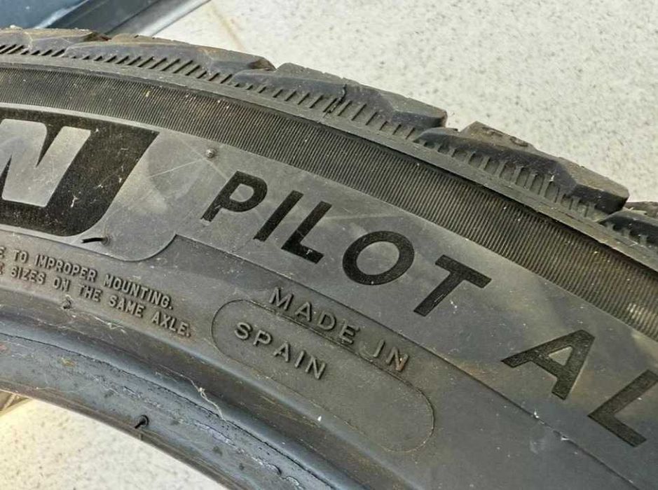 Anvelope IARNA M+S 245/45 R18 MICHELIN Pilot Alpin - Stare foarte buna