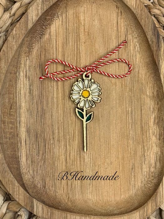 Дървени ръчно изработени мартеници