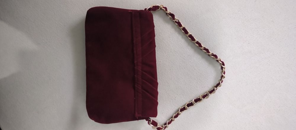 Продам женские платья