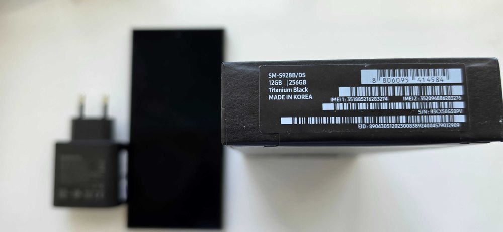 Продавам Samsung Galaxy S24 Ultra - Dual SIM - 12GB RAM - 256GB - 5G - Titanium Black - с гаранция