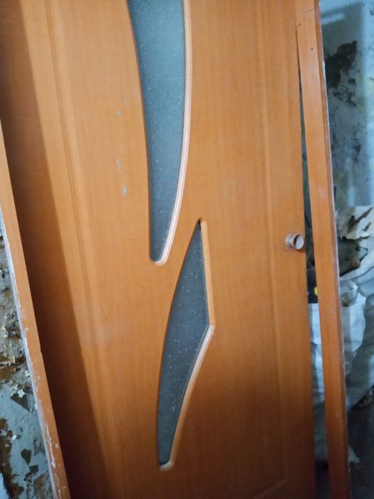 Продам дверь межком