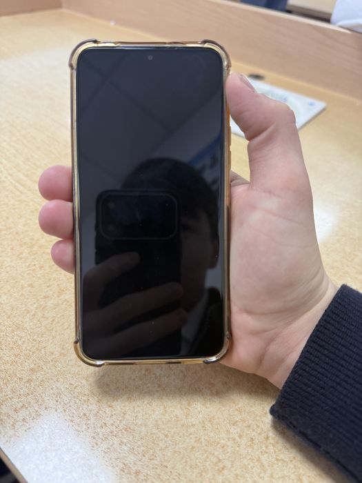 В продаже Samsung S22