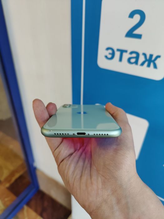 iPhone 11 64 бирюзовый