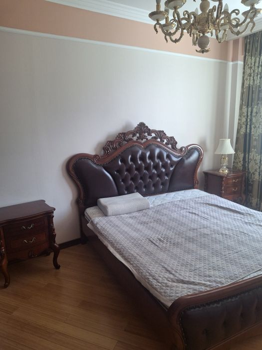 Продаю ткмбочки и кровать 250.000