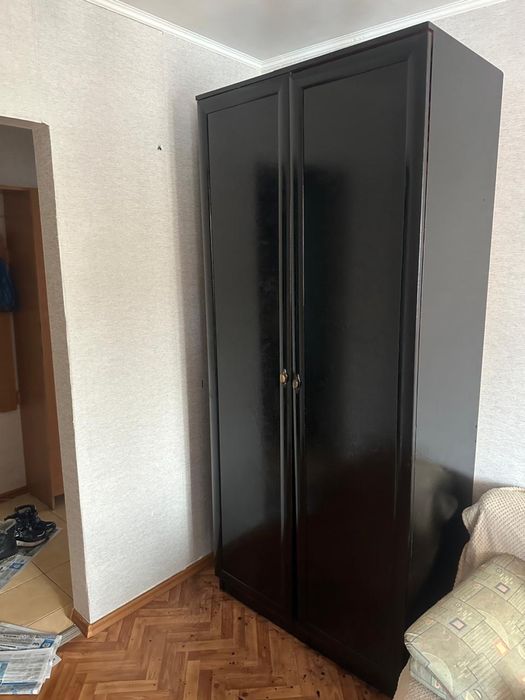 Продам шкаф . Цена 5000тнг.