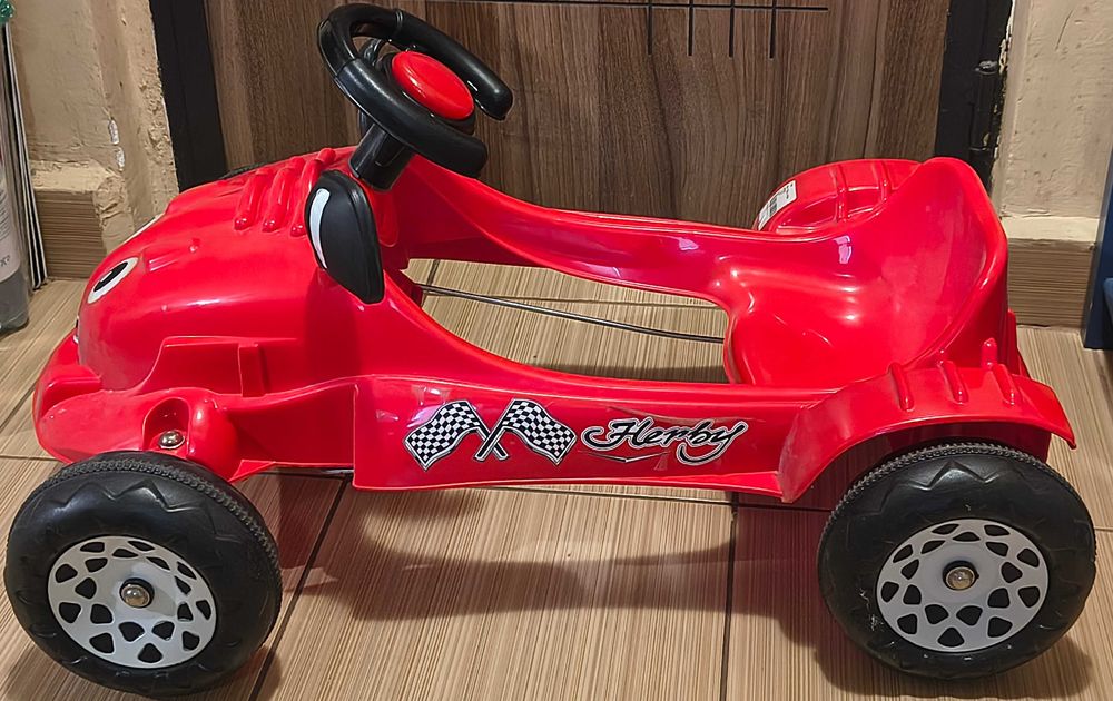 Masinuta copii mici NOUA rosie cu pedale si volan claxon masina baieti