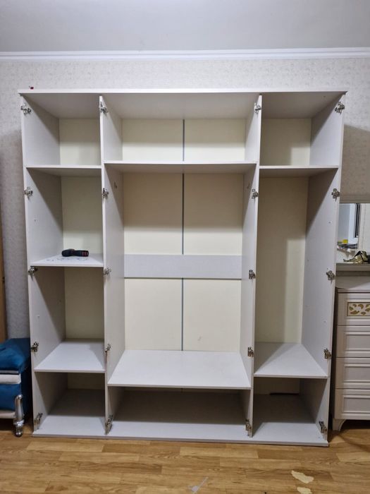 Шкаф 4 есікті 2айнасымен