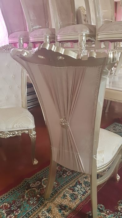 Sex ishlab chiqaruvchidan stol va stullar