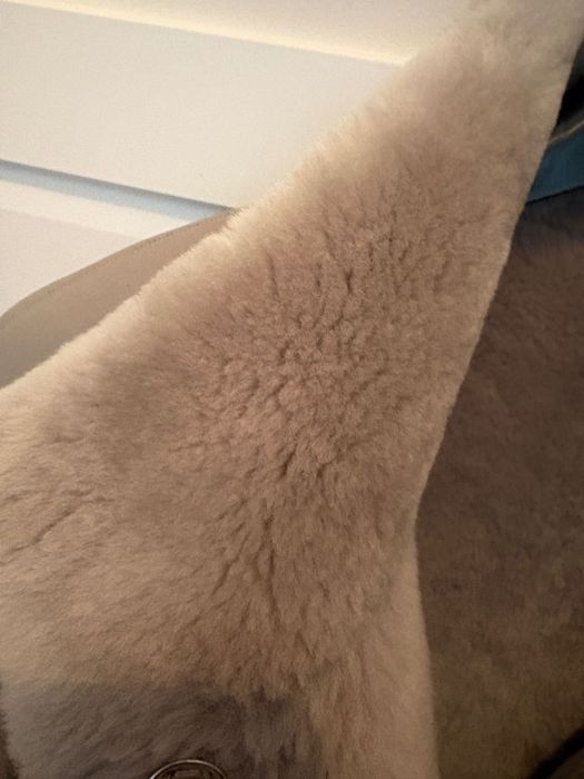 Агнешко двулицево палто