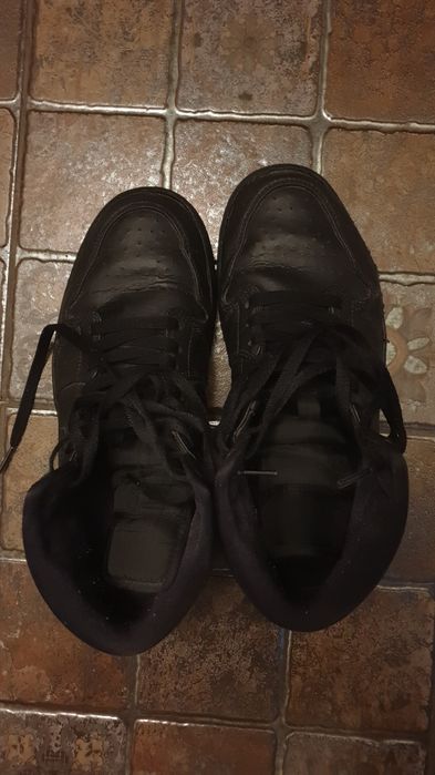 Air Jordan 1 Mid, piele naturală, marimea 42,5 (vai de steaua lor)