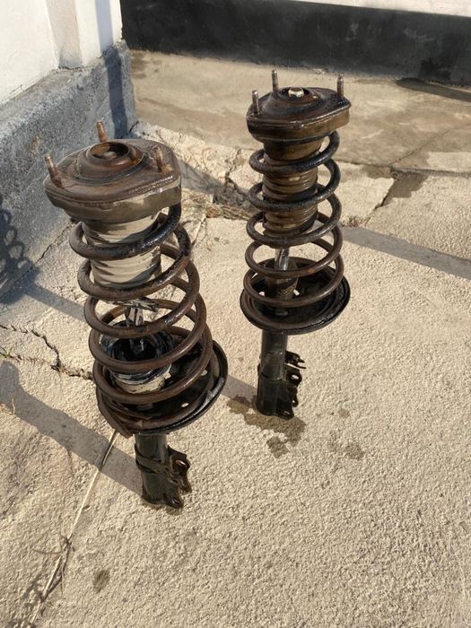 Амортизатор на камри 10