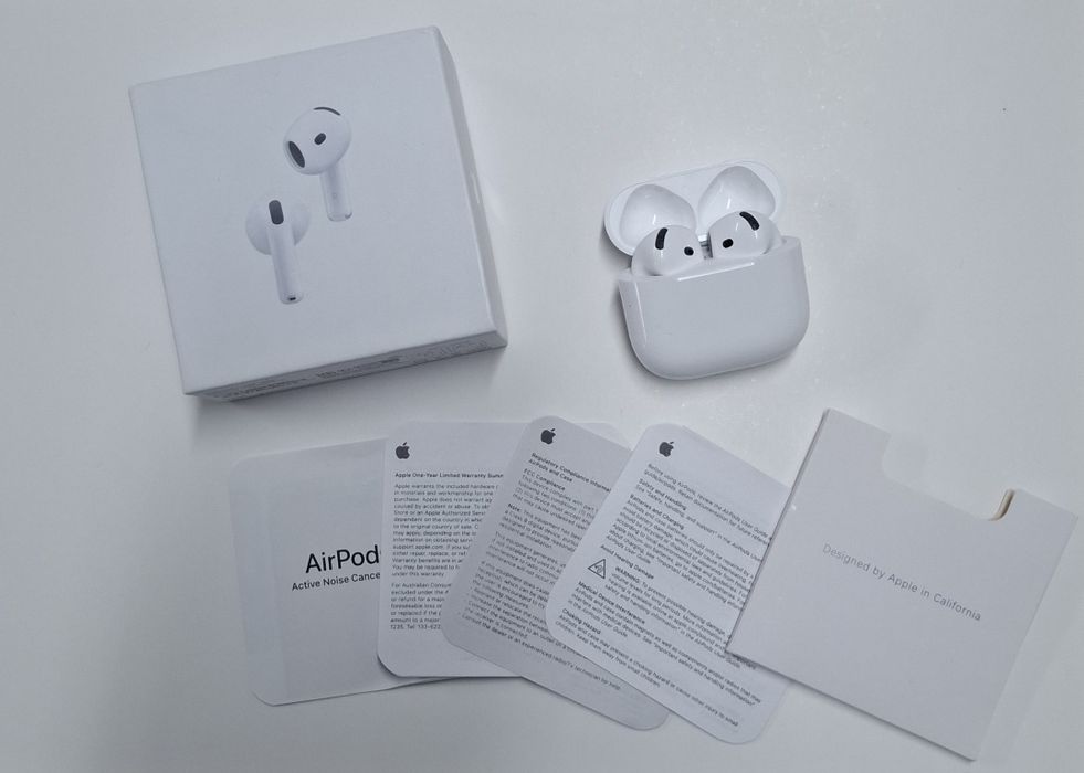 AirPods 4 cu ANC
