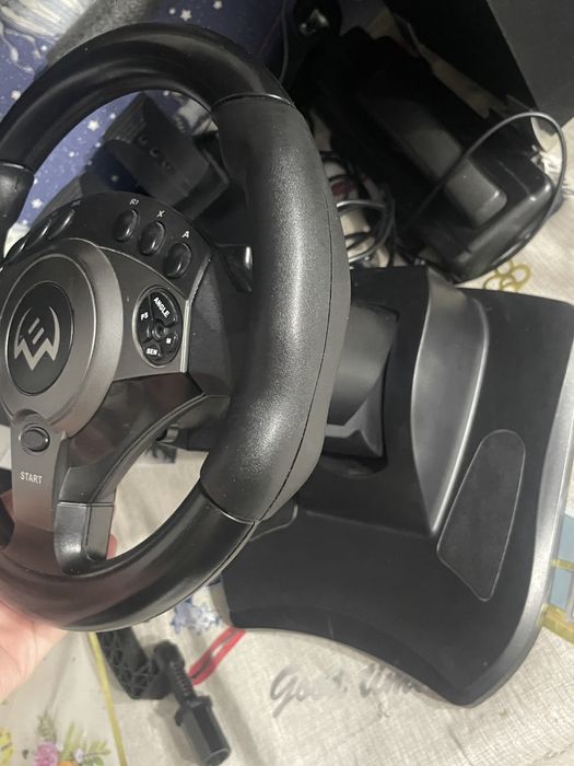 Игровой руль 900градусов.