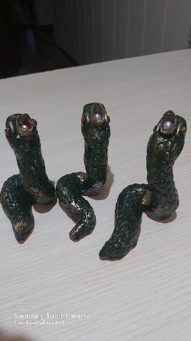 Фигурки змей ручная работа