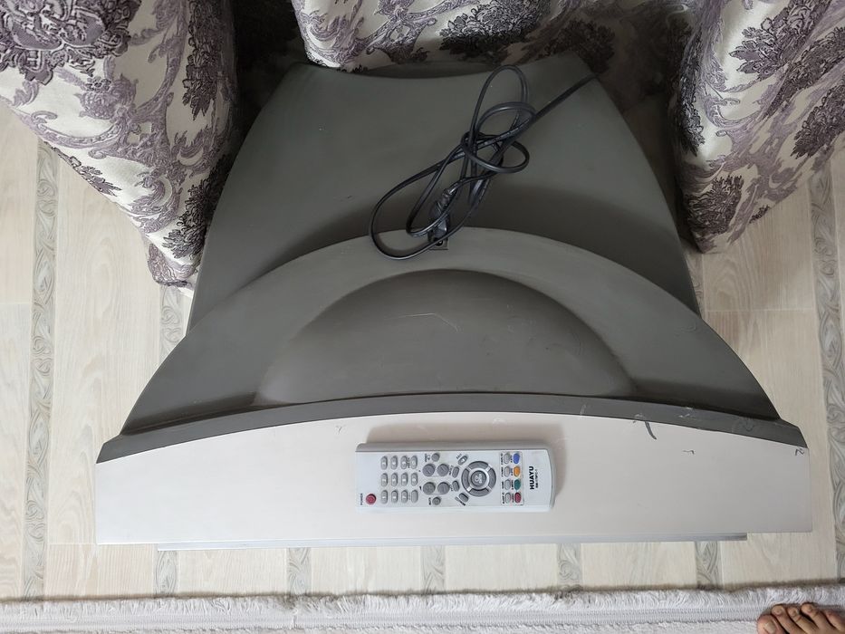 Продам не дорого телевизор samsung