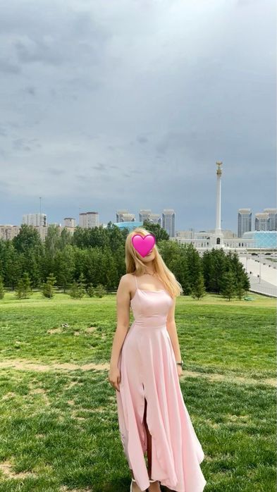 Вечернее платье,носила всего 1 раз новый,размер xs,s.Сзади на завязках