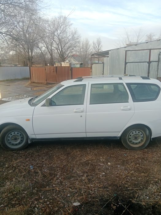 Приора универсал 2012 год.