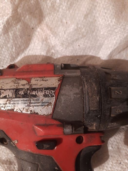 Milwaukee diletant duel puternica