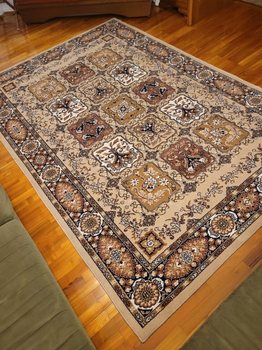 Covor 100%lână, 200 cm x 300 cm, foarte bine întreținut