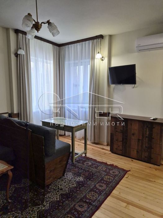 Дава се под наем Едностаен апартамент в Варна, Център - 40 кв.м за 328.95 € - Снимка #2