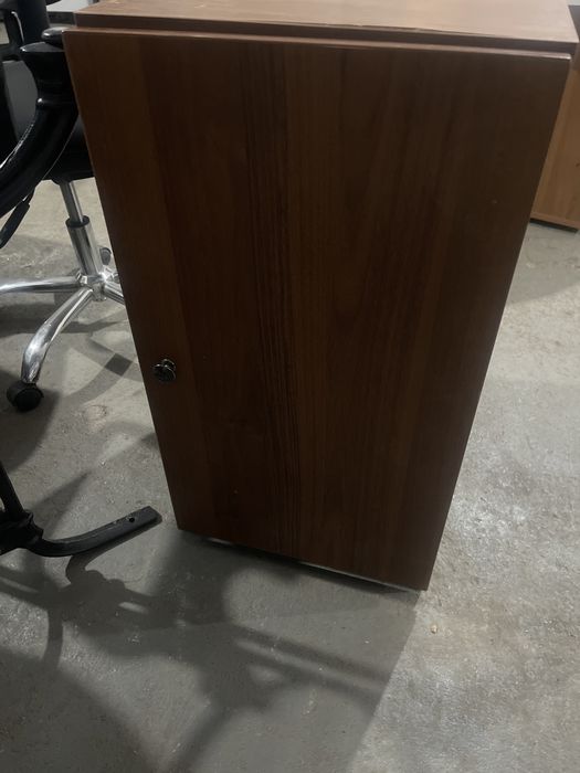 Тумбочки офисные