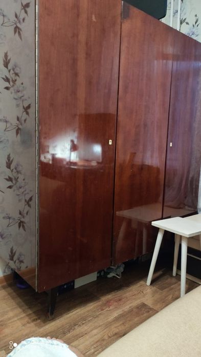 Отдаю даром мебель