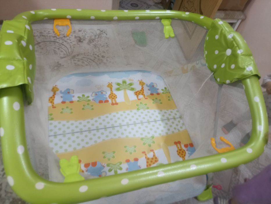 Продам манеж детский за 8 тысяч.