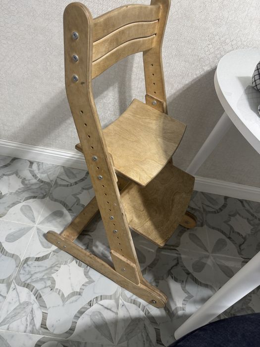 Продам детский растуший стул