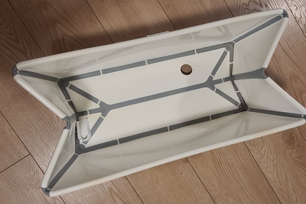 Стойка и приставка за новородено Stokke + подарък сгъваема вана