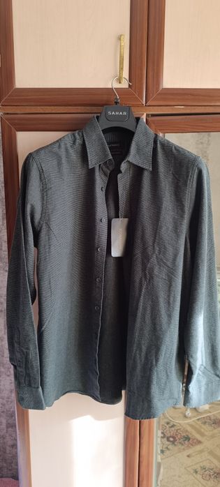 Продам брендовую рубашку 54р