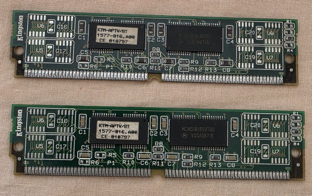 IBM  -  2 Kituri Memorie ( 16 MB )