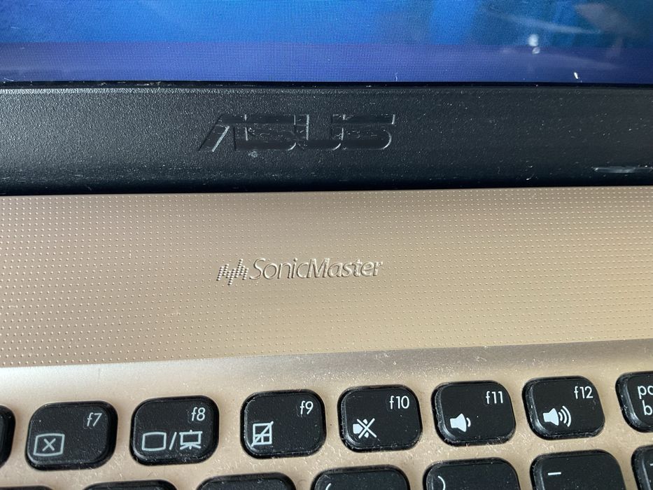 Лаптоп Asus SonicMaster