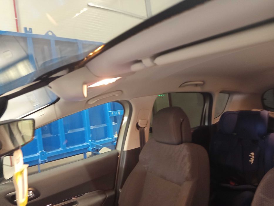 Vând Peugeot 3008 din 2011