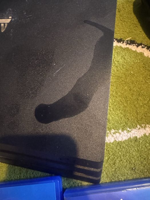 Ps4 pro 1Tb 3 manete