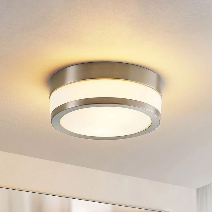 Lindby plafonieră Flavi, Ø 23 cm, nichel, sticlă, IP44, E27