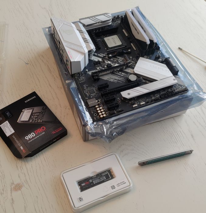 Ryzen 7 5800X3D AM4  - Garanție 06.2026