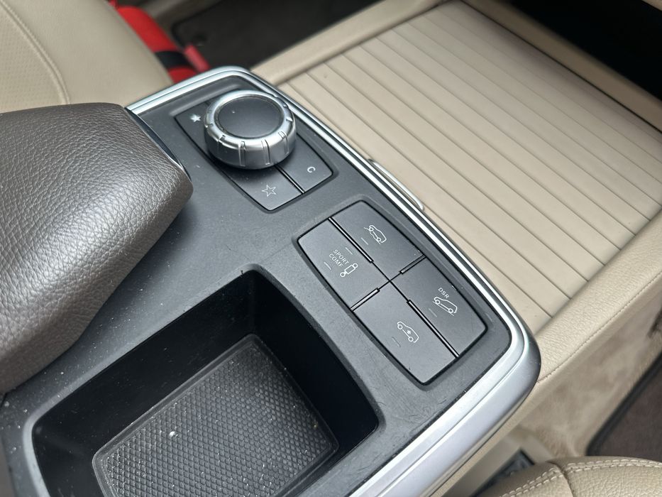 Mercedes Benz ML350cdi bluetec  •AMG•/Euro6/2014/Proprietar