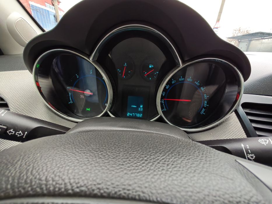 Chevrolet Cruze  lt